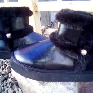 Black Fur-Trimmed Boots with Pearl Detail